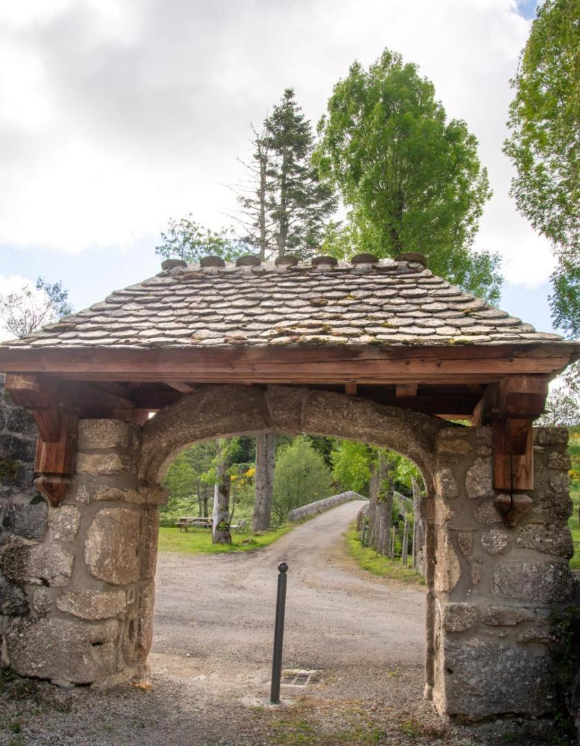 Gite De La Grange - Domaine De Coulagnettes Serverette エクステリア 写真