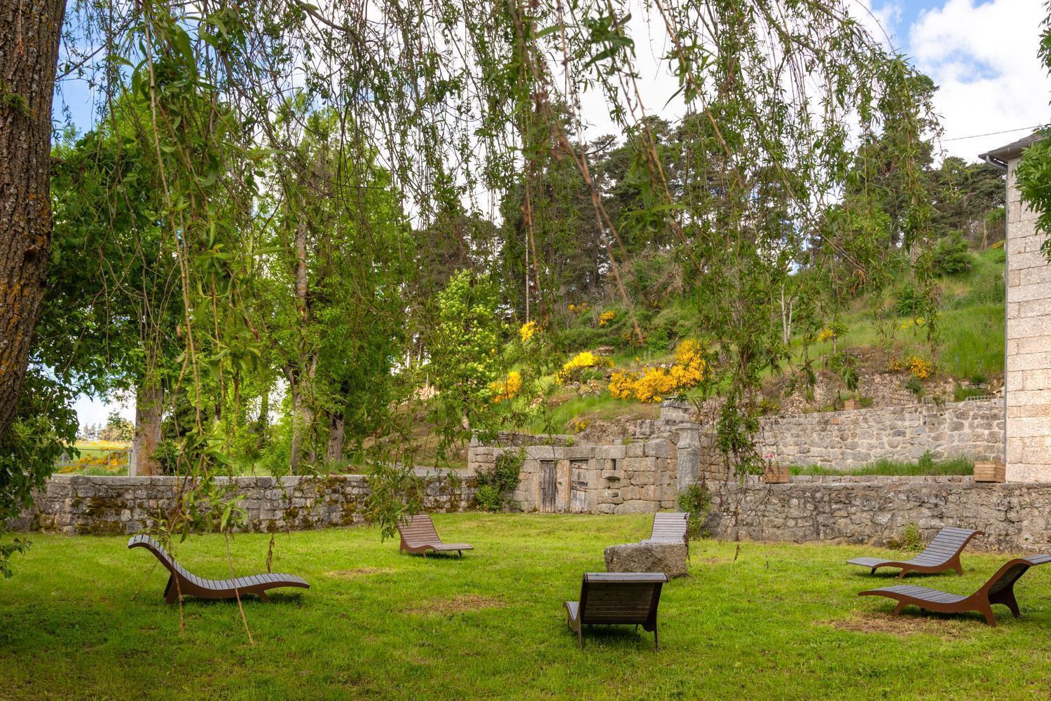 Gite De La Grange - Domaine De Coulagnettes Serverette エクステリア 写真